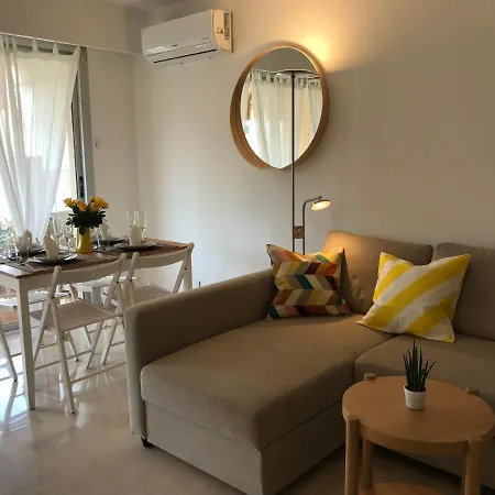 Juan-les-pins Cozy One Bedroom Near The Beaches And The Restaurants *