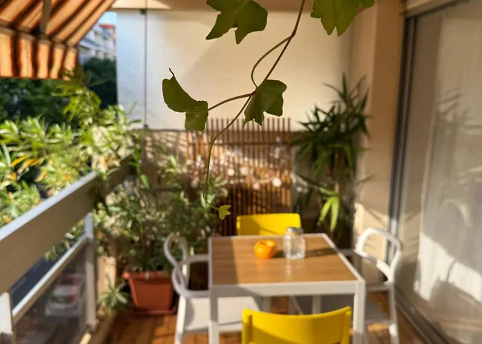 Cozy 1 Bedroom Juan-les-pins - Walk To Beaches, Restaurants, Old Town Apartment
