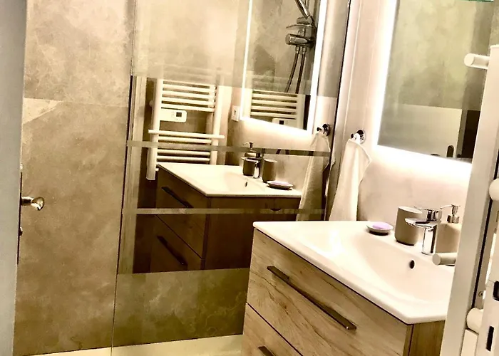 Cozy 1 Bedroom Juan-les-pins - Walk To Beaches, Restaurants, Old Town